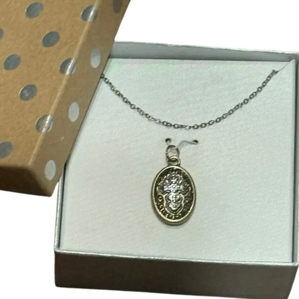 Holy Cross Oval Pendant Necklace NIB Silver Chain Christian Gift Unmarked